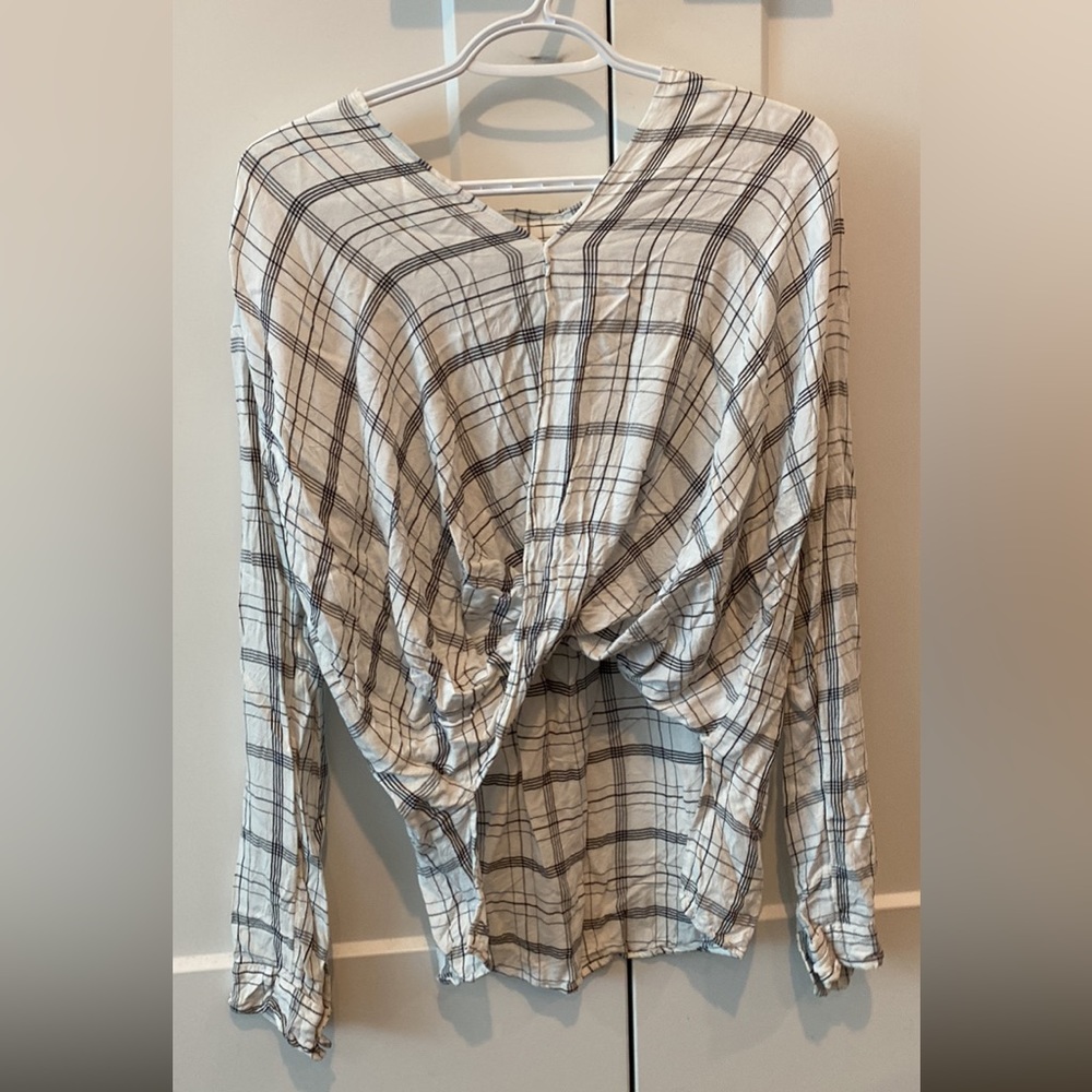Abercrombie & Fitch black/white flannel wrap top
